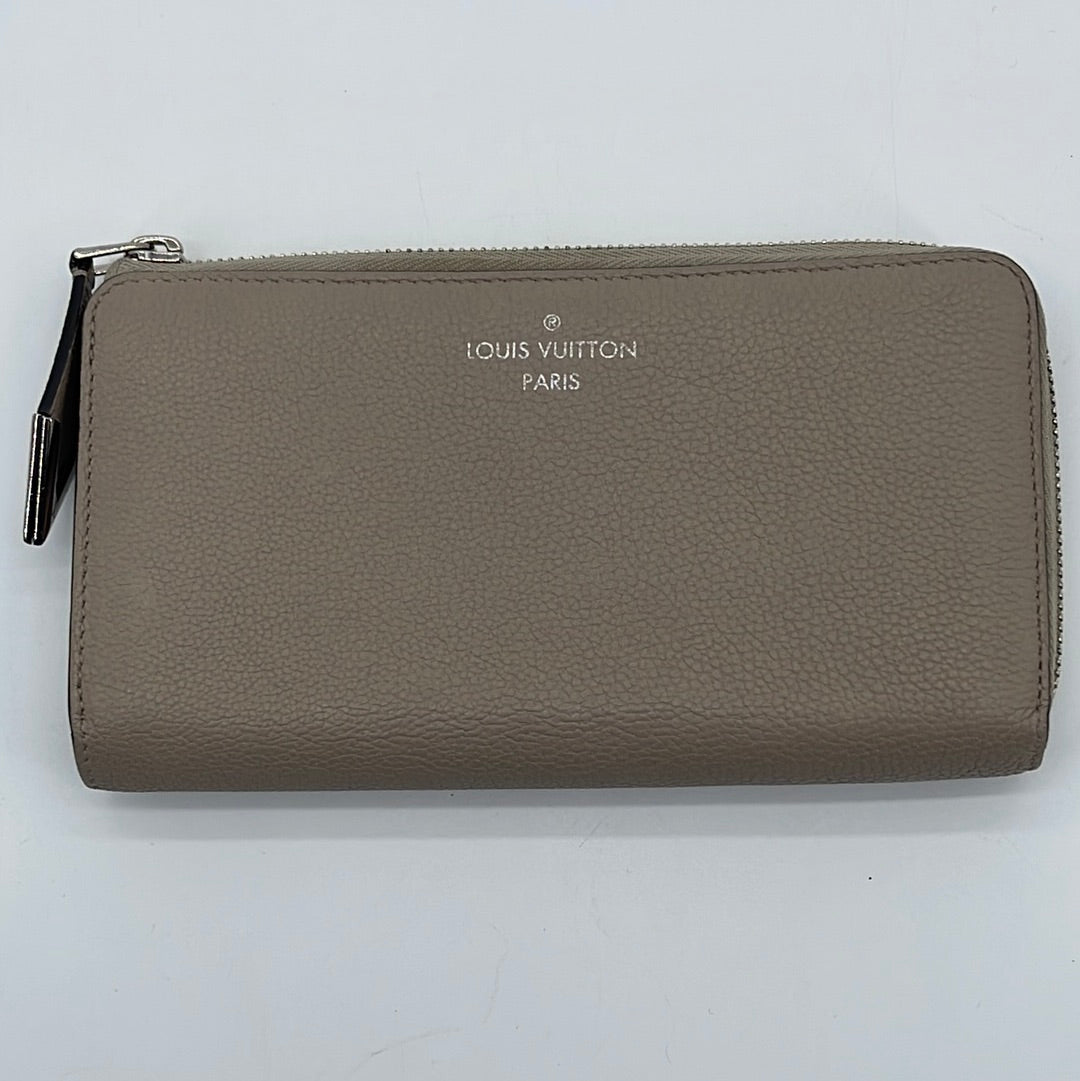 Louis Vuitton 2016 Epi Leather Continental Wallet - Blue Wallets