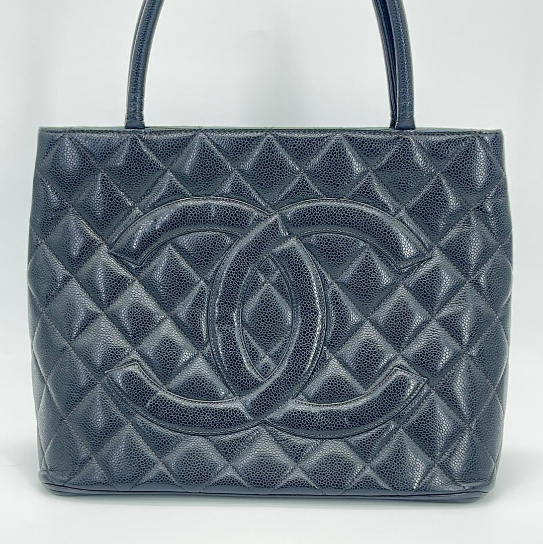 CHANEL Medallion Tote hand Bag Caviar skin White GHW Used