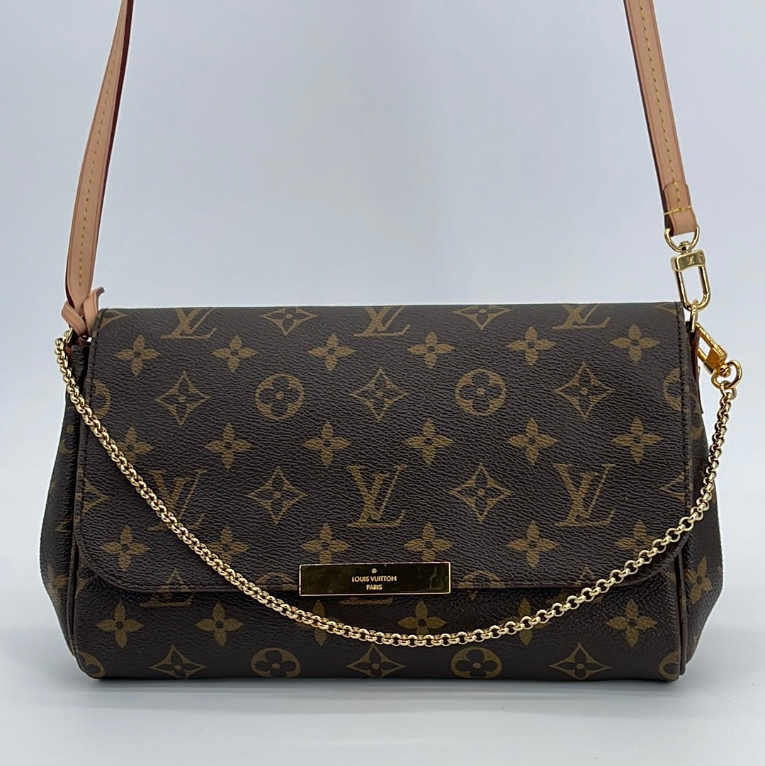 Happy Friday 💗 Handbag: @louisvuitton 👉🏾LOUIS VUITTON Monogram