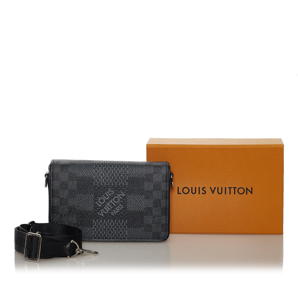 Louis Vuitton Damier Graphite Studio Messenger Bag (SHG-CyqvqX