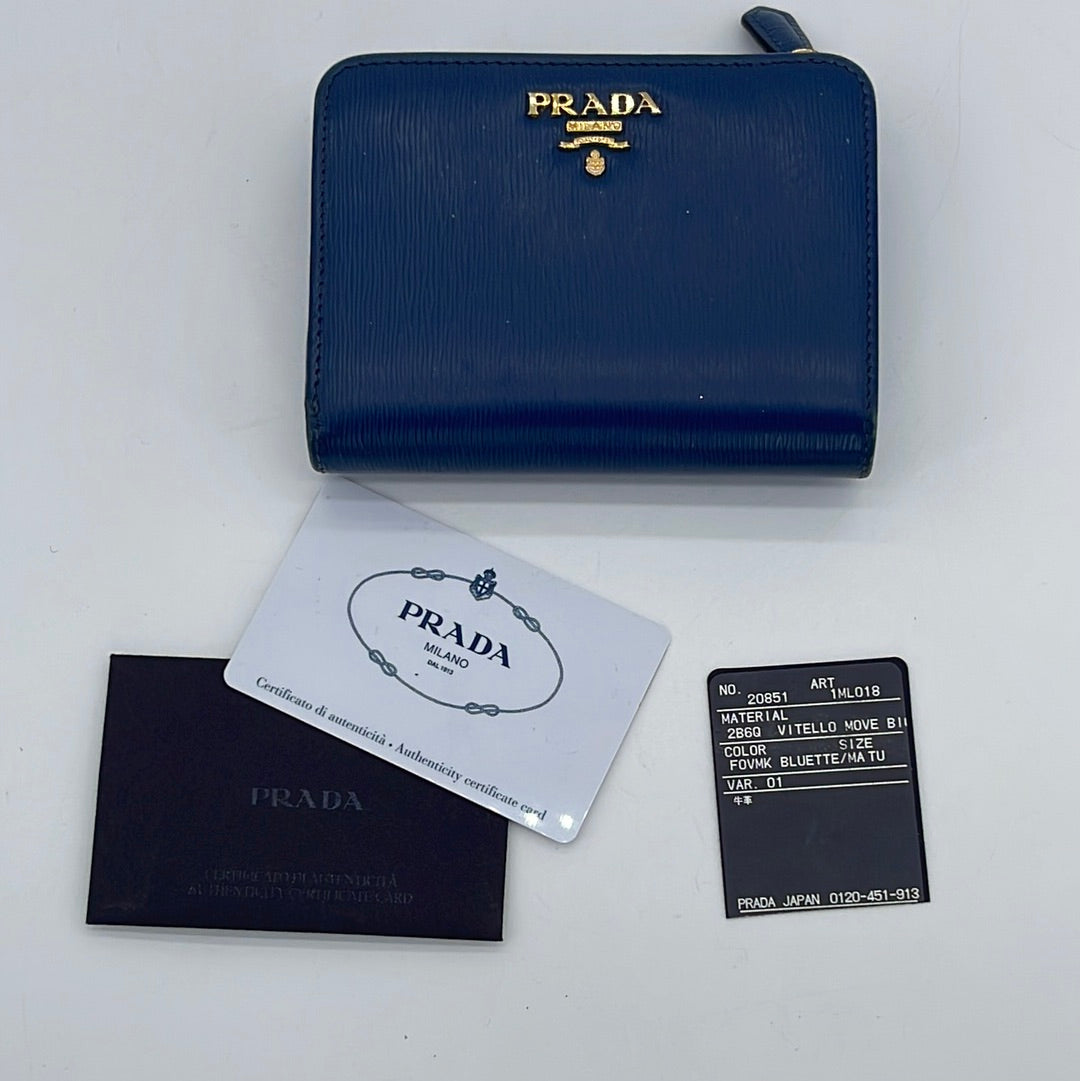 Prada wallet in saffiano leather
