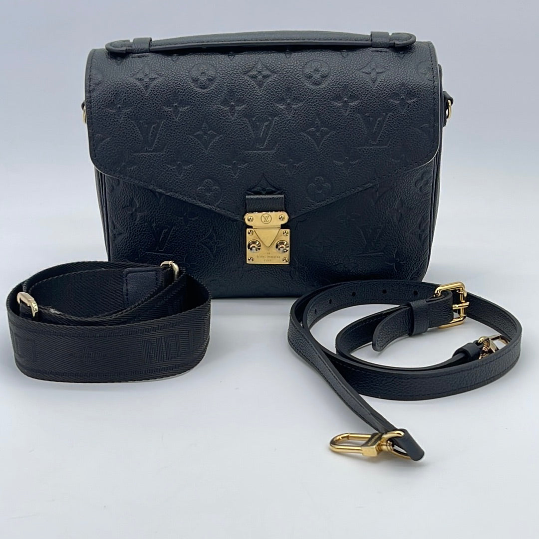 Louis Vuitton Pochette Metis MM in Black Leather  Louis vuitton purse, Louis  vuitton pochette metis, Pochette metis