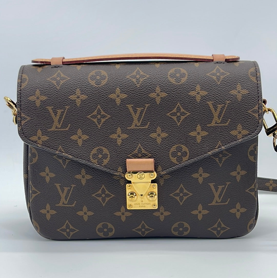 $100 PRICE DROPAuthentic Louis Vuitton Monogram Portefeuille