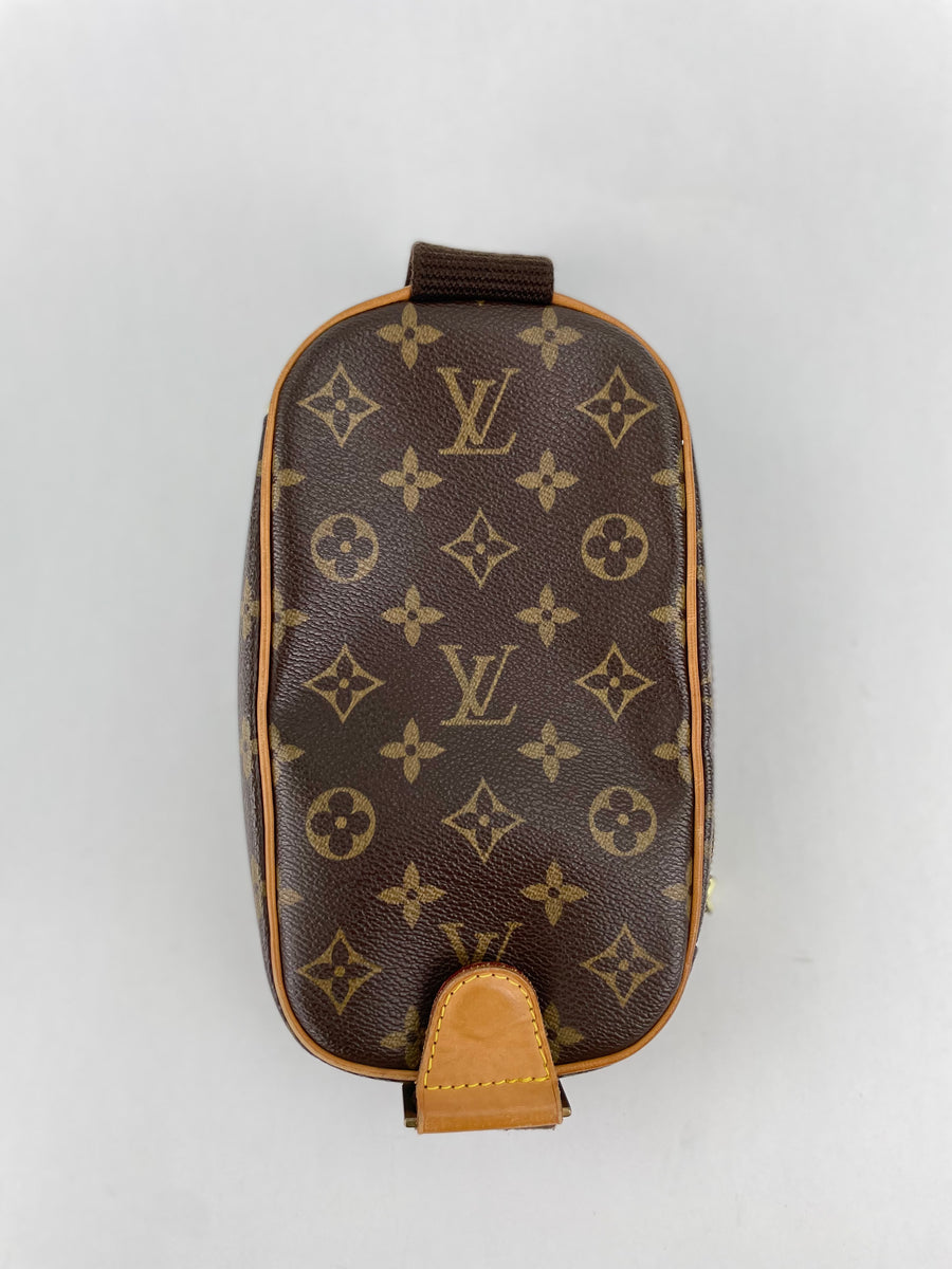 Sold at Auction: Louis Vuitton Umhängetasche - Pochette Gange Bag. Monogram  Canvas Serie