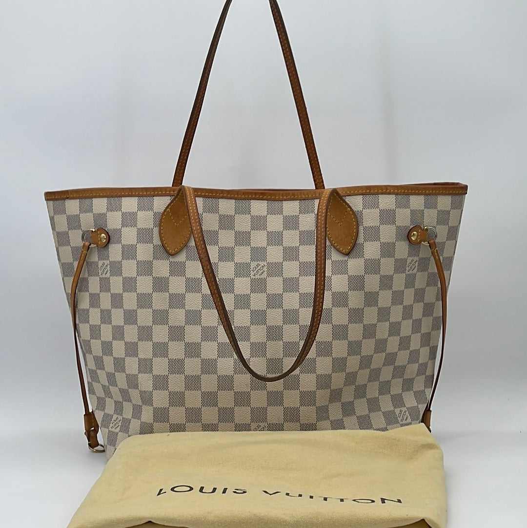 Giftable Preloved Louis Vuitton White EPI OnTheGo mm Tote with Blue Interior TR0270 081123