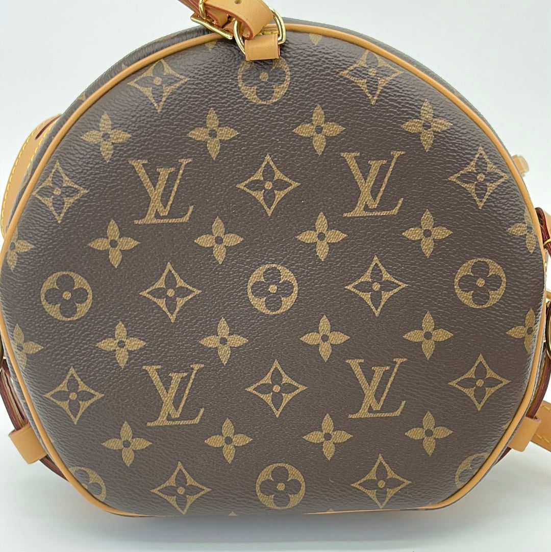 Giftable Preloved Louis Vuitton Monogram Boite Chapeau Souple mm Crossbody Bag SA2270 080923 Off
