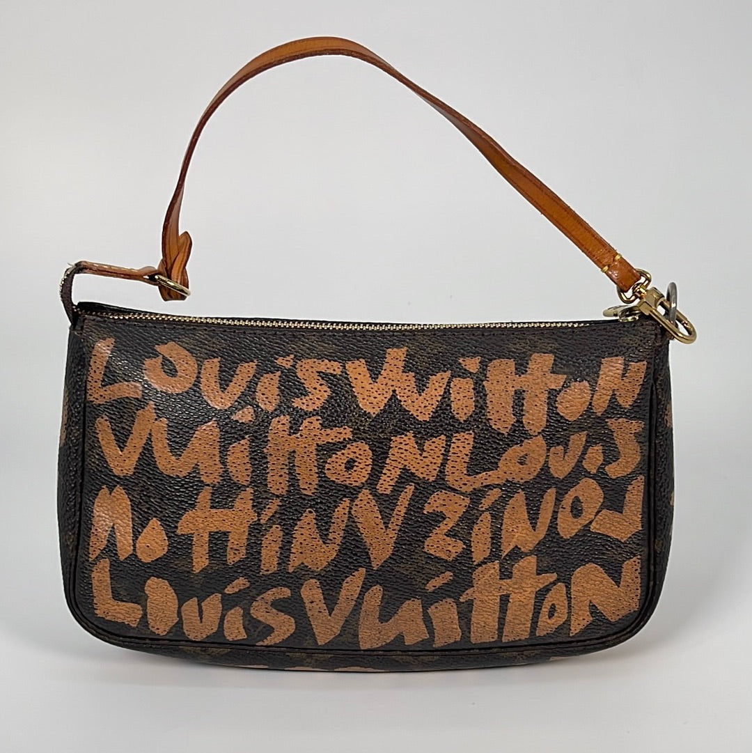Pre Loved Louis Vuitton Monogram Pochette Accessoires in 2023