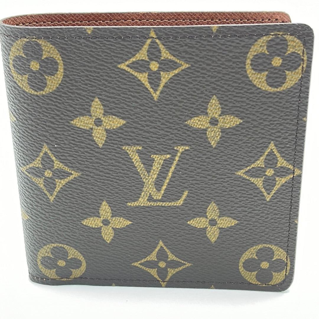 Preloved Louis Vuitton Men's Bifold Monogram Wallet VI1010 041922 –  KimmieBBags LLC