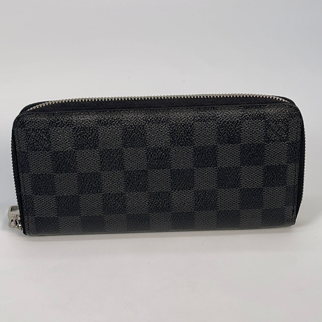 Louis Vuitton, Pre-Loved Damier Graphite Zippy Vertical Wallet , Black in  2023