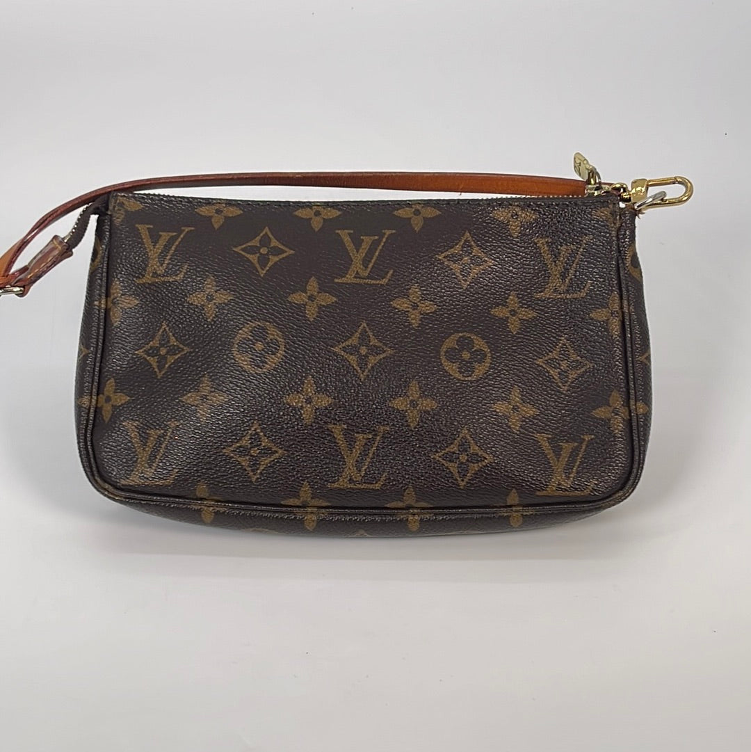 Preloved Louis Vuitton Monogram Pochette Accessoires CA0043 92123 $ 50 –  KimmieBBags LLC