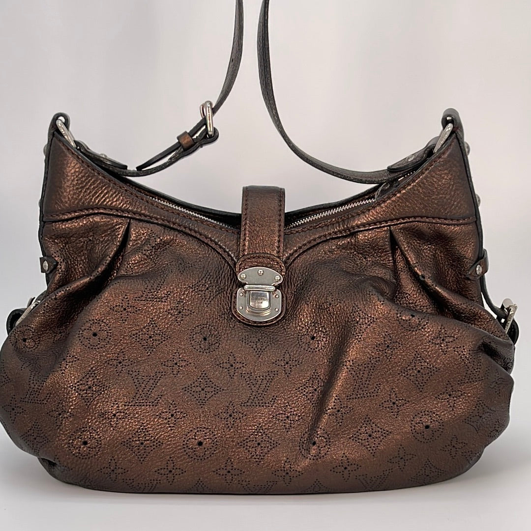 Louis Vuitton 'L-Hobo' Bag