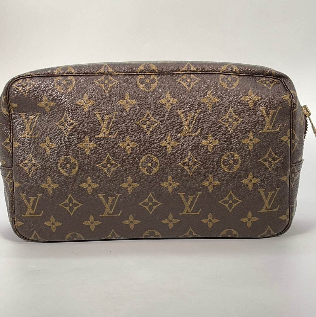 Louis Vuitton Vintage Monogram Canvas Toiletry 28 Cosmetic bag