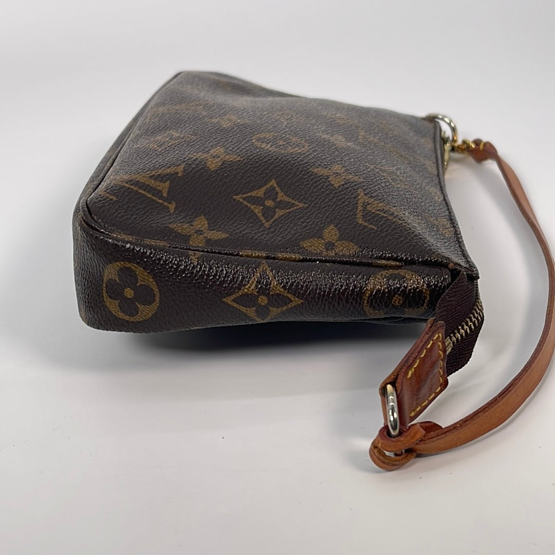 Preloved Louis Vuitton Monogram Pochette Accessoires CA0043 92123 –  KimmieBBags LLC