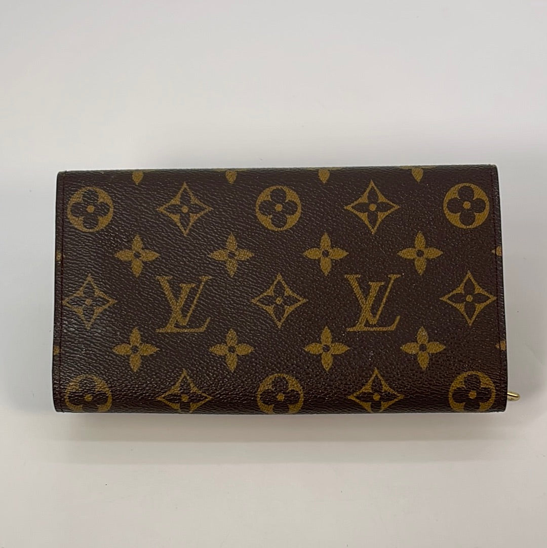 AUTHENTIC Louis Vuitton Sarah Wallet Monogram PREOWNED (WBA728