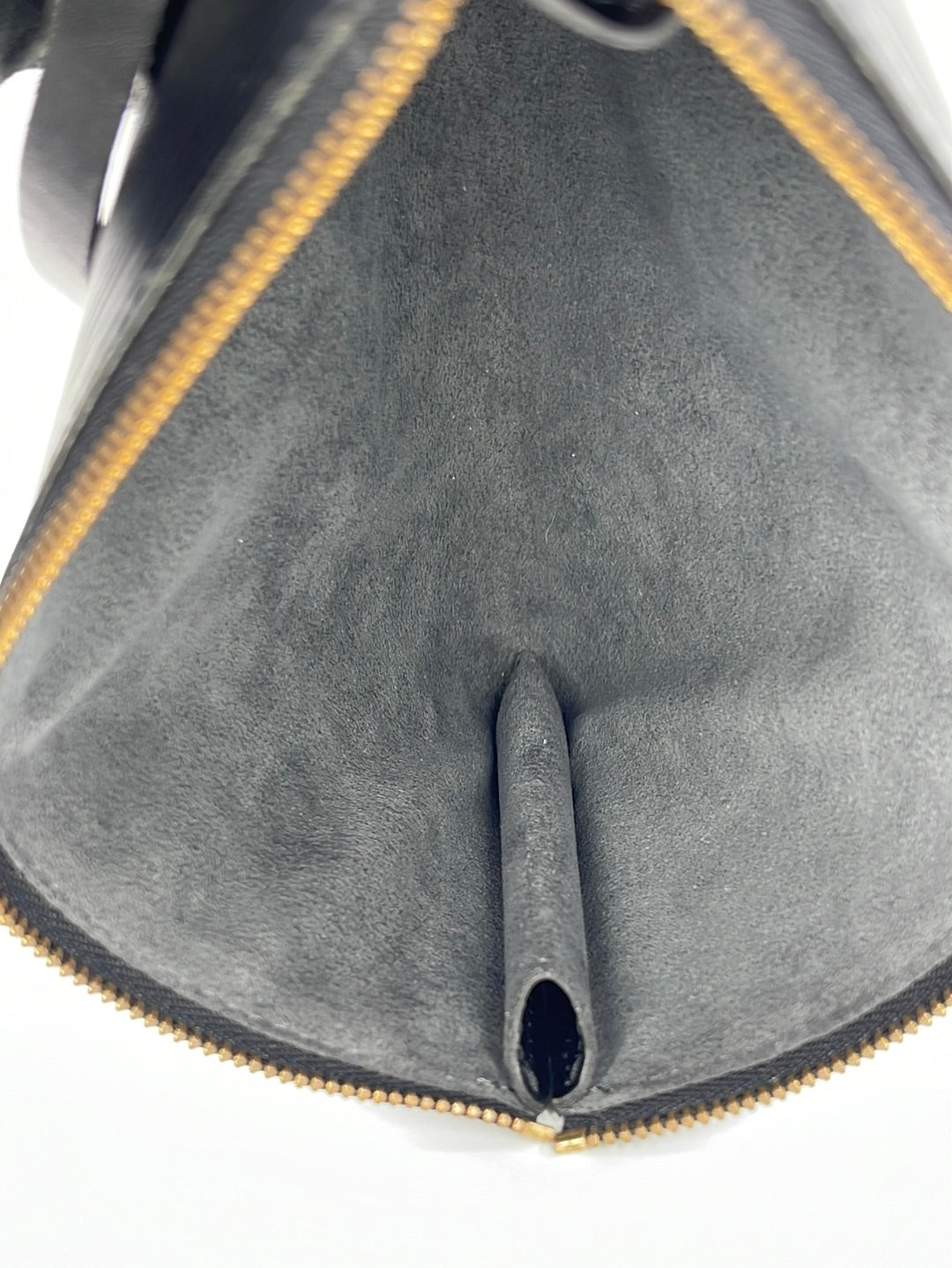 Preloved Louis Vuitton Black Epi Leather Pochette Accessories Bag AR19 –  KimmieBBags LLC
