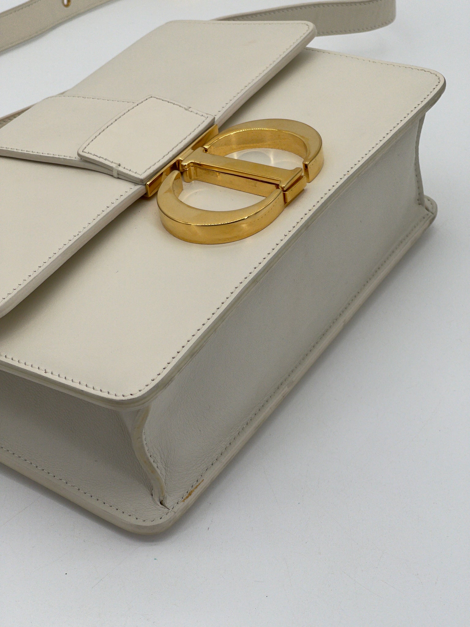 Preloved Dior 30 Montaigne Ivory Flap Bag Leather VBGRDCR 061824 P