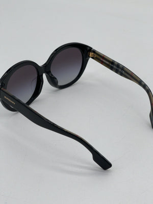 New Burberry Black Gradient Sunglasses. BY16603964 092624 H