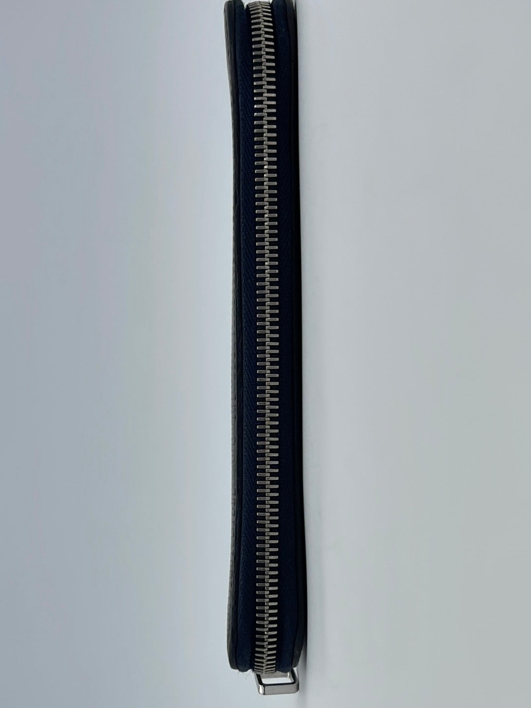 Preloved Louis Vuitton Navy EPI Vertical Zippy Wallet CA5117 100223