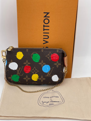 Preloved Louis Vuitton Monogram Kusama Infinity Dots Mini Pochette Accessories.  VTCKW37 082624 P