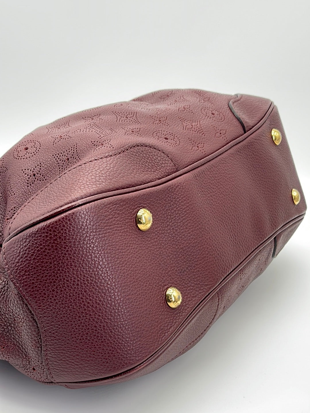 Louis Vuitton Mahina Leather 5168