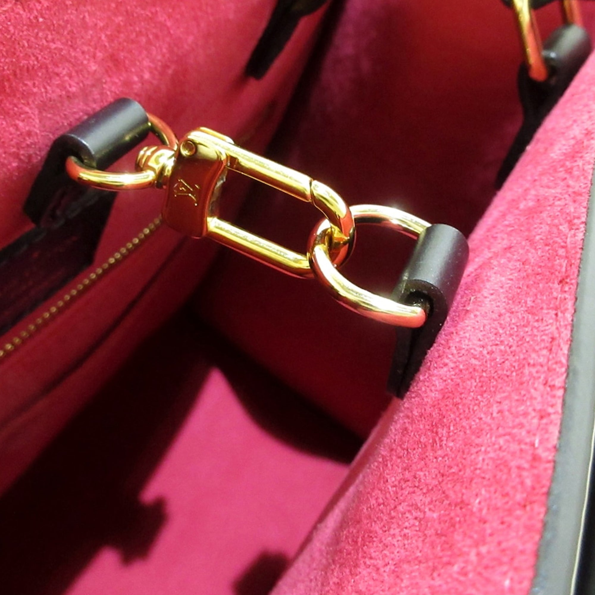 Louis Vuitton Giftable Preloved EPI OnTheGo Tote