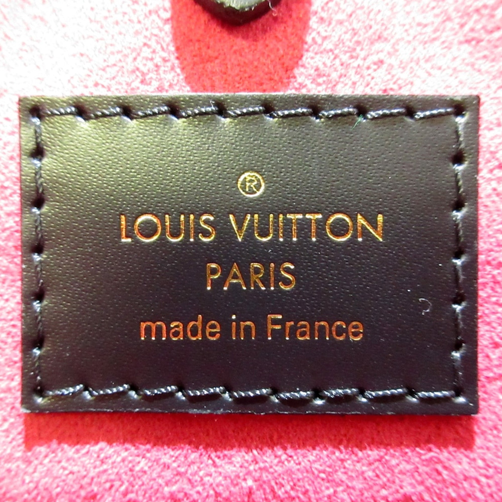 Louis Vuitton Grenade and White Epi Onthego MM For Sale at 1stDibs