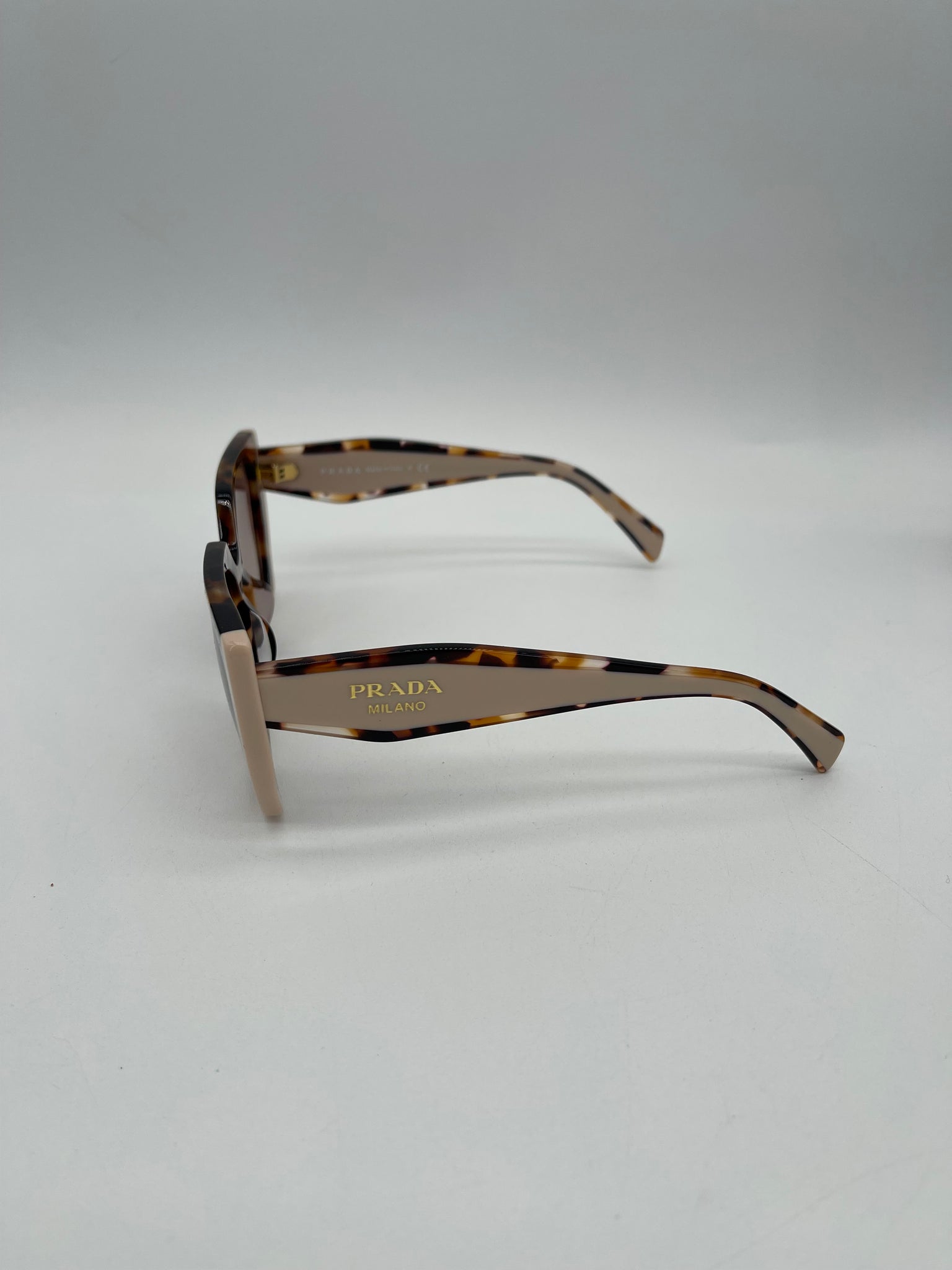 Like New Prada Caramel Tortoise Sunglasses SPR15W-F 01R-0A6 090524 H