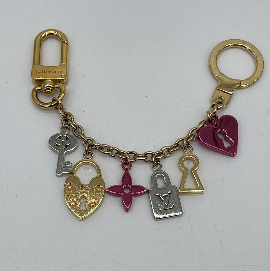 Preloved Louis Vuitton Gold Love Lock Heart Bag Charm DI0119 050724 H