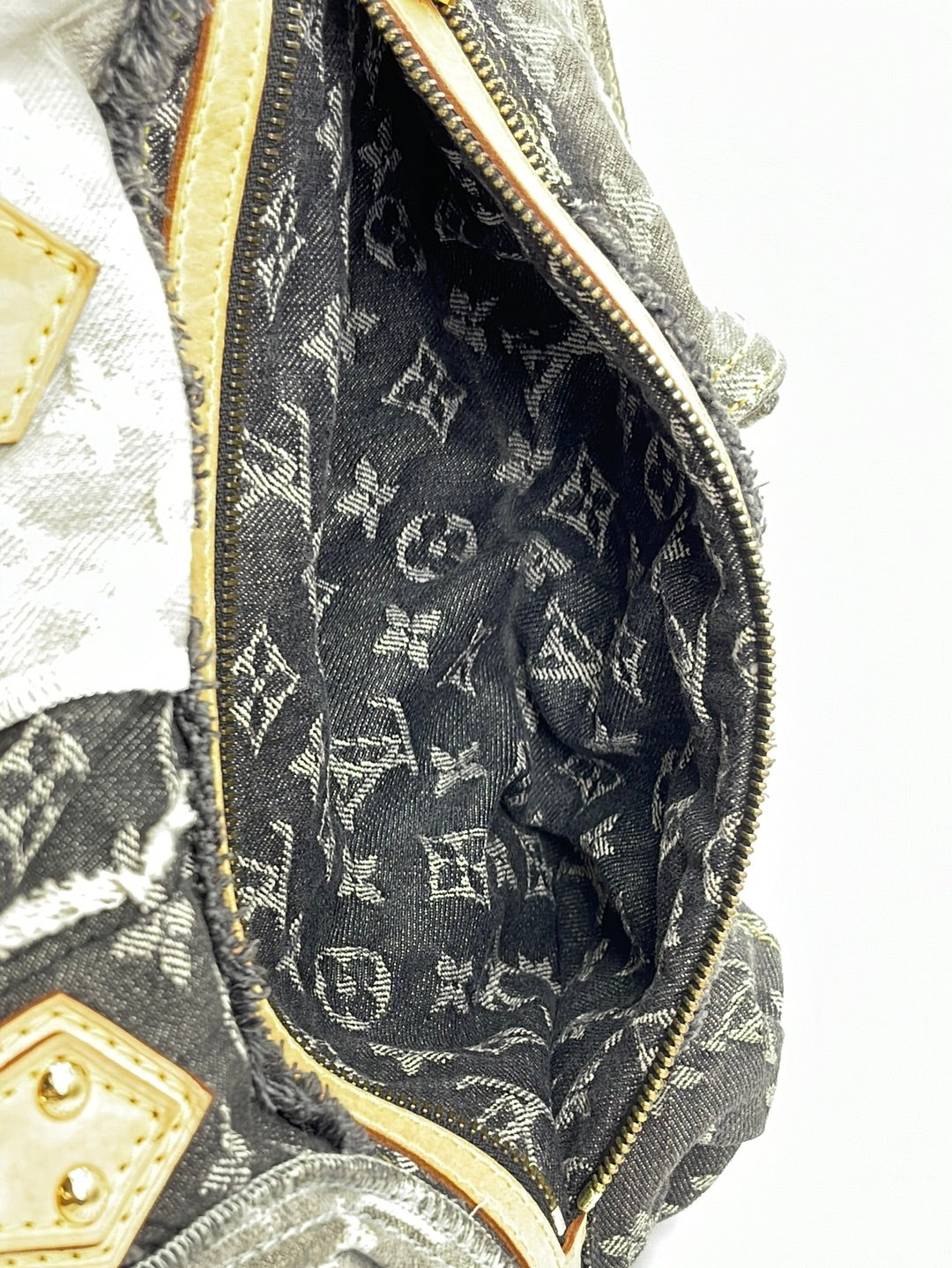 Preloved Louis Vuitton Monogram Denim Pleaty Handbag 050123 – KimmieBBags  LLC