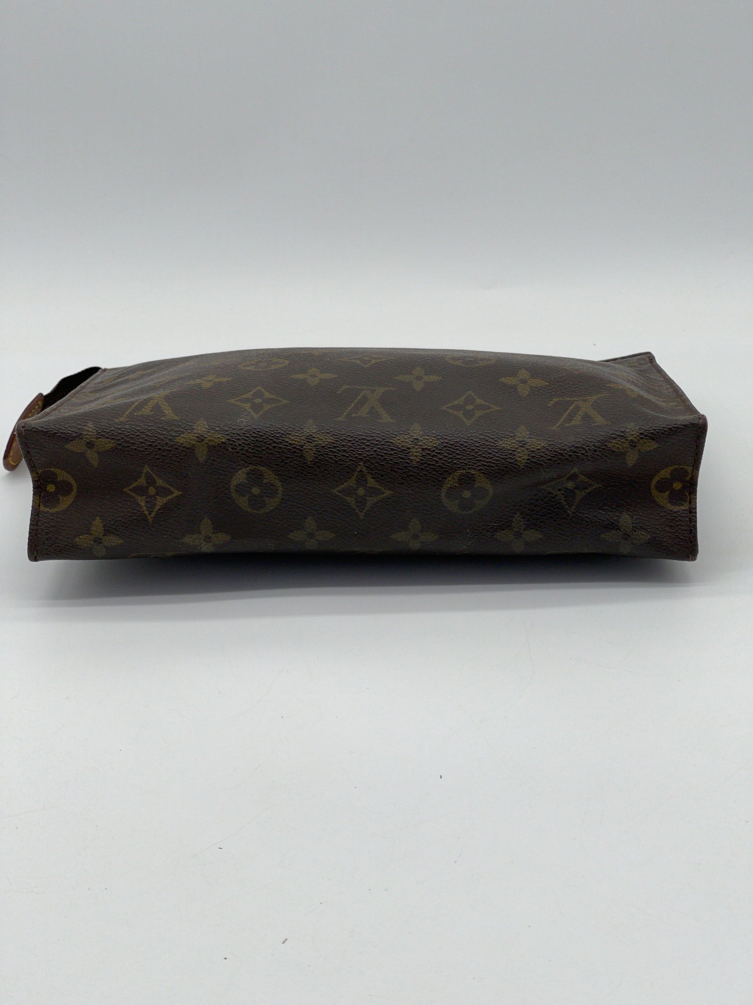 Vintage Louis Vuitton Monogram Toiletry 26 Pouch. 49VTKHT 092624 H