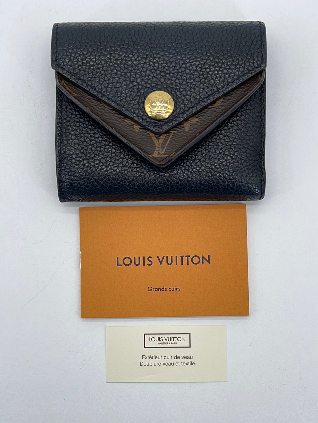 Preloved Louis Vuitton Grained Calfskin Double V Compact Wallet MY9T3HY 040924 P