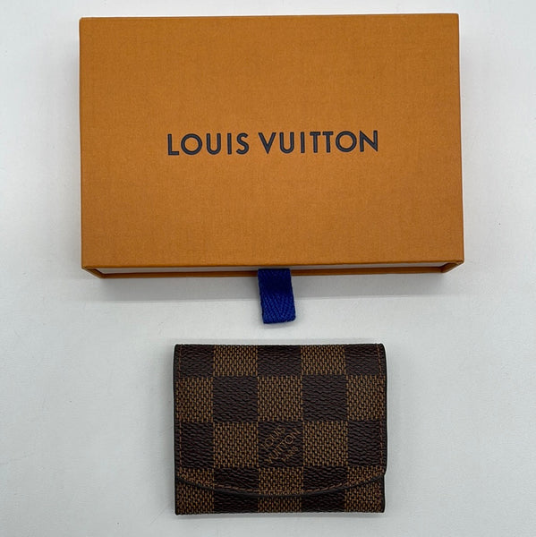 Preloved Louis Vuitton Cuff Link / Air Pod Case Damier Ebene B6GMXQB 0 –  KimmieBBags LLC