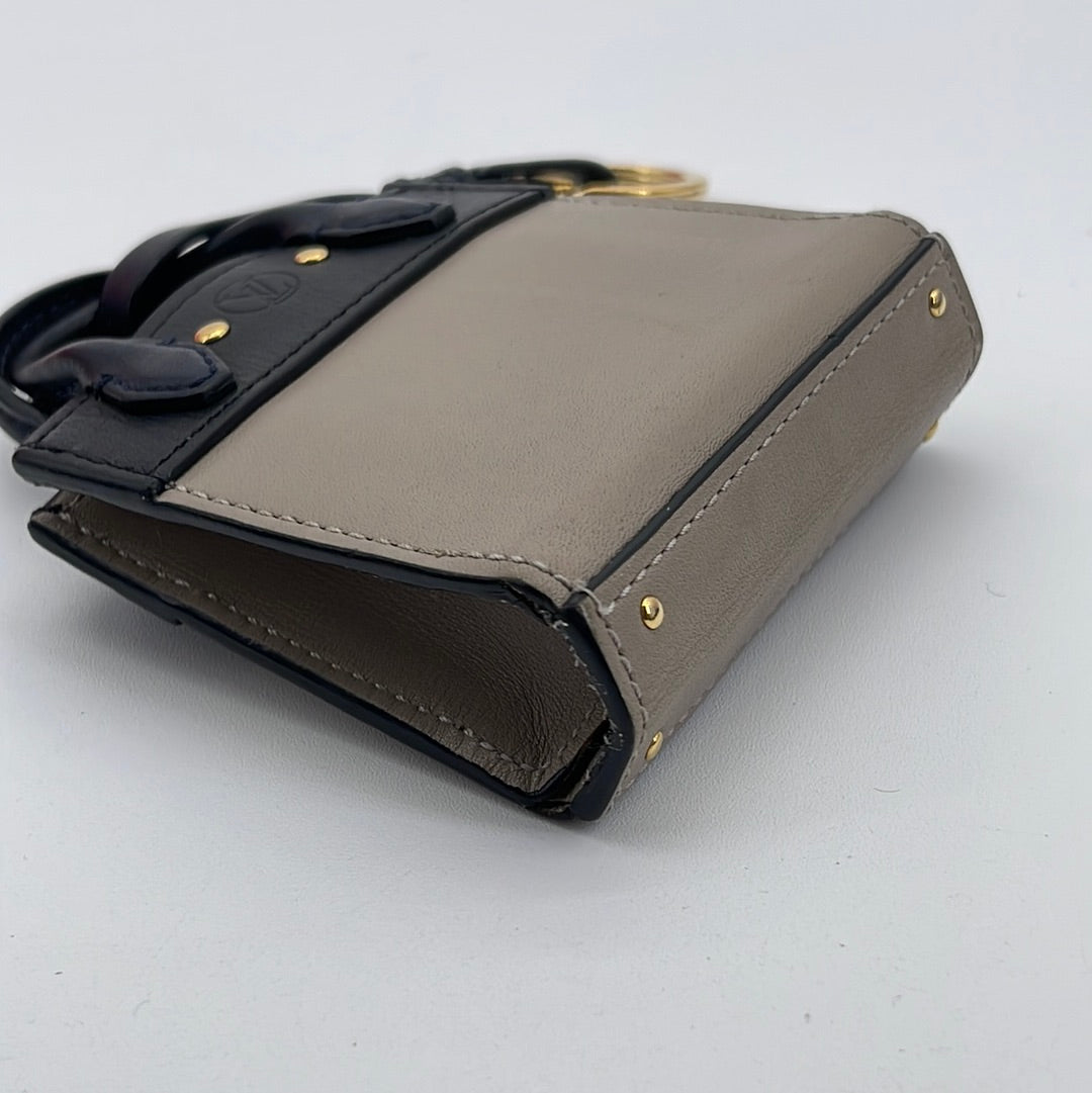 Shop Louis Vuitton 2022 SS Illustre Bag Charm And Key Holder (M00665,  M00666) by lufine