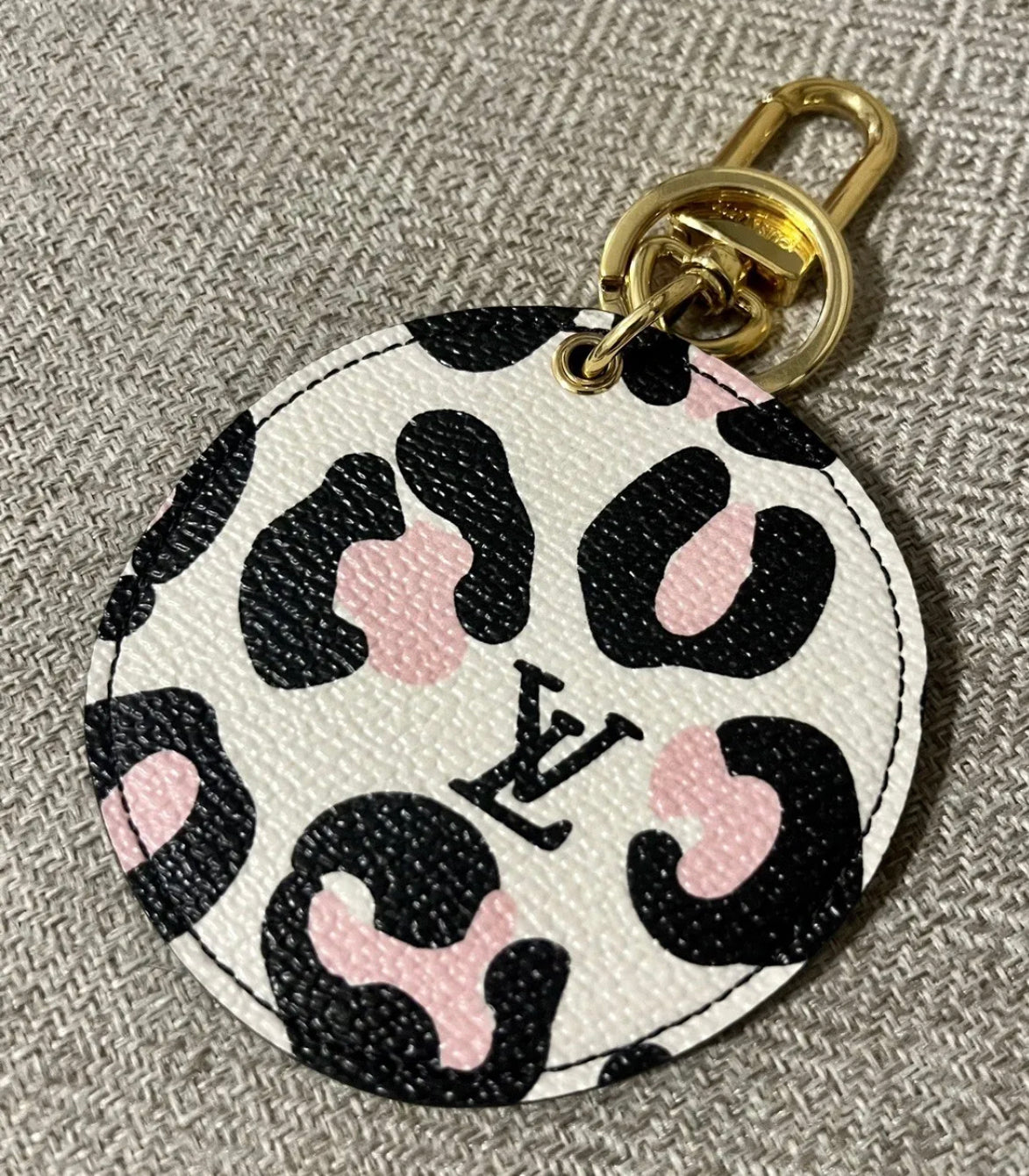 Products By Louis Vuitton: Illustre Bag Charm & Key Holder