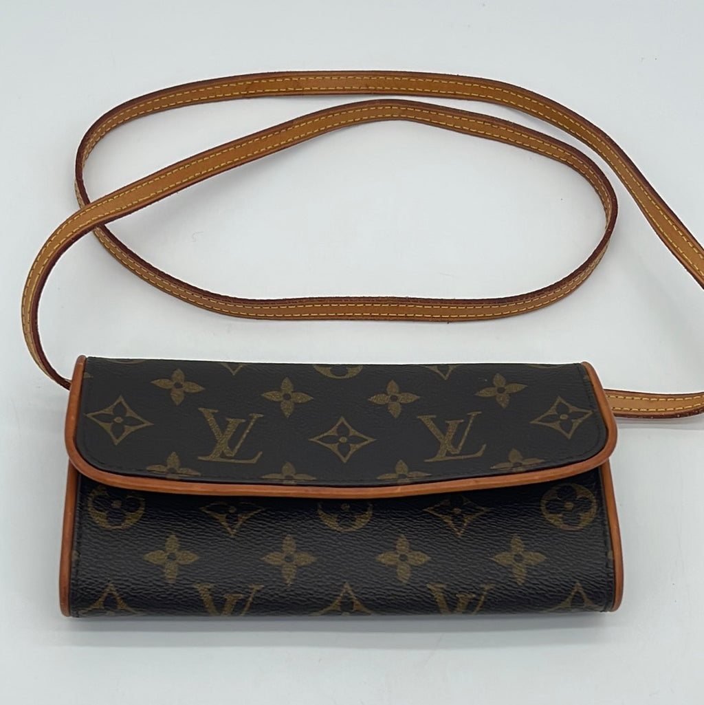 PRELOVED Louis Vuitton Discontinued Pochette Twin PM Monogram Crossbody Bag C9XT77J  040224 H