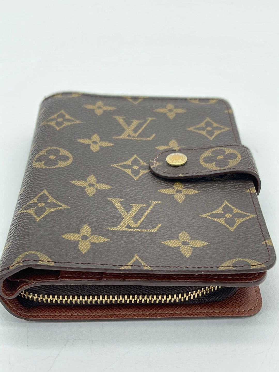 Preloved Louis Vuitton Monogram Porte Papier Zippe Bifold Wallet 72GH3CC 041024 P