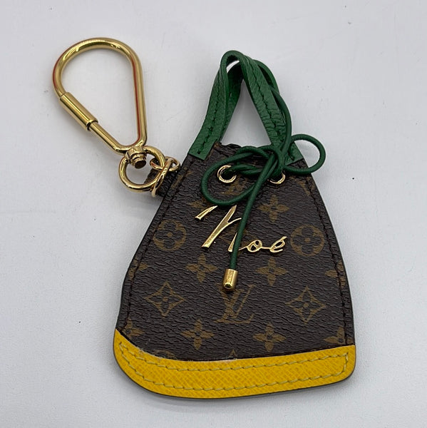 090623 SNEAK PEEK Preloved Louis Vuitton Monogram Essential V