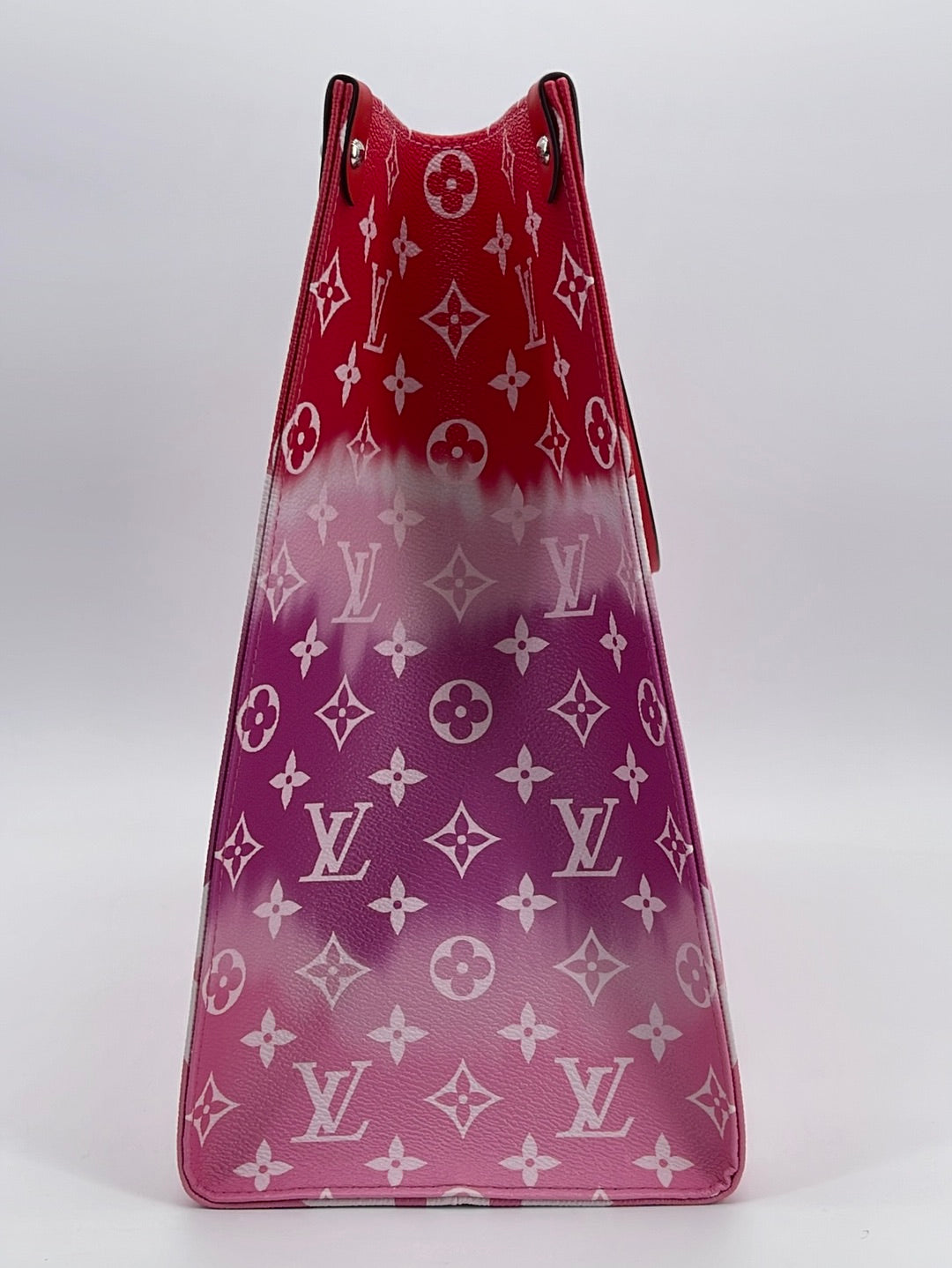 Louis Vuitton Red Tie-Dye Giant Monogram Escale Coated Canvas OnTheGo GM  Silver Hardware, 2020 Available For Immediate Sale At Sotheby's