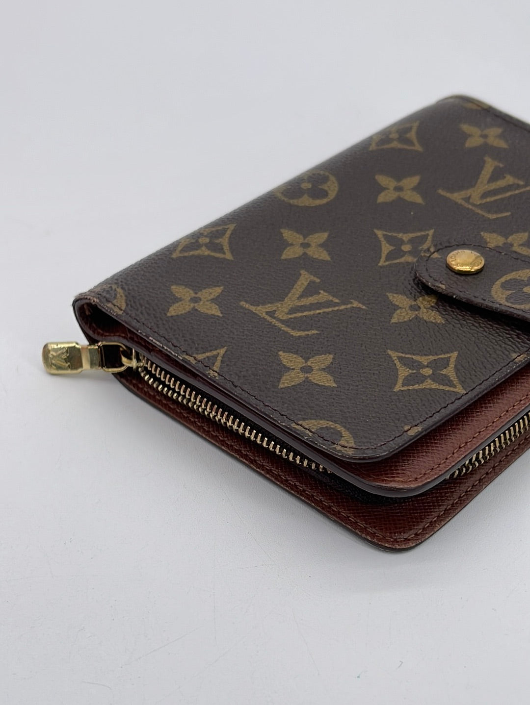 Preloved Louis Vuitton Monogram Porte Papier Zippe Bifold Wallet R89BWY6 040924 P