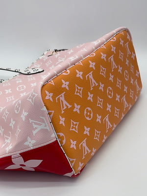  Louis Vuitton, Pre-Loved Red Monogram Canvas Neverfull