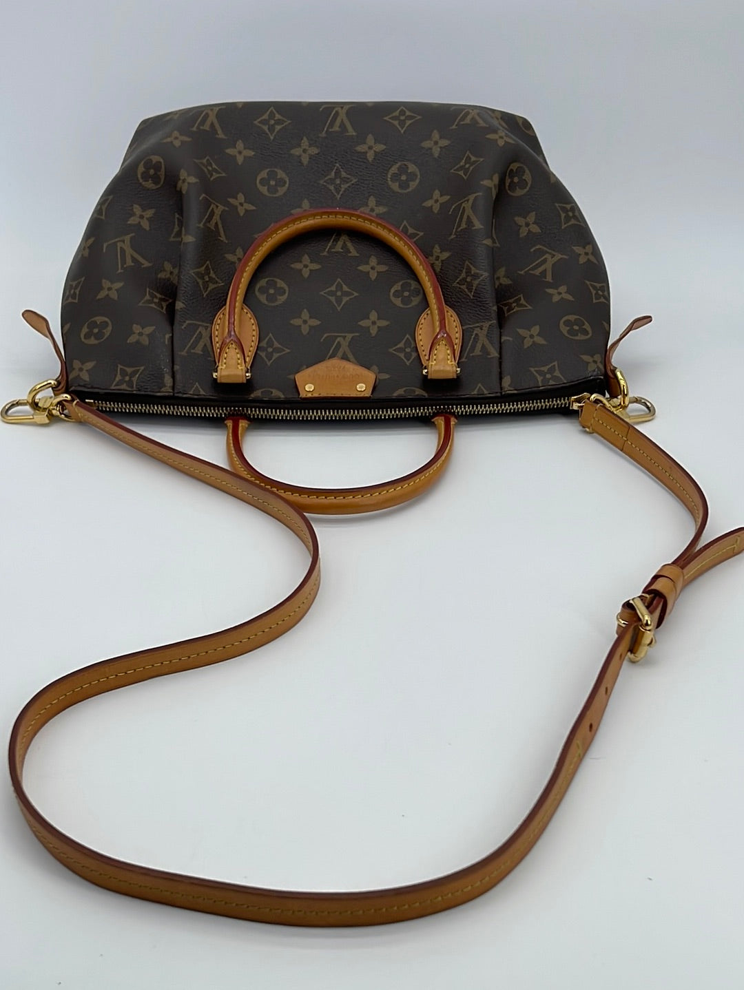 Preloved Louis Vuitton Turenne mm (Medium) Monogram Canvas Handbag FL3107 090123 Off