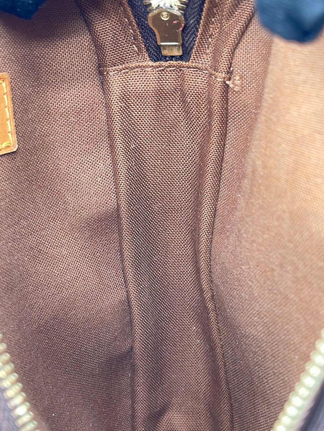 RvceShops's Closet - louis vuitton 2003 pre owned gange belt bag item - Louis  Vuitton Vanity Louis Vuitton Vanity en toile monogram et cuir naturel