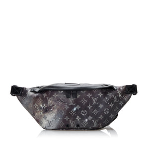 GIFTABLE PRELOVED Louis Vuitton Monogram Galaxy Discovery Bumbag DRWT94B 030724 Y