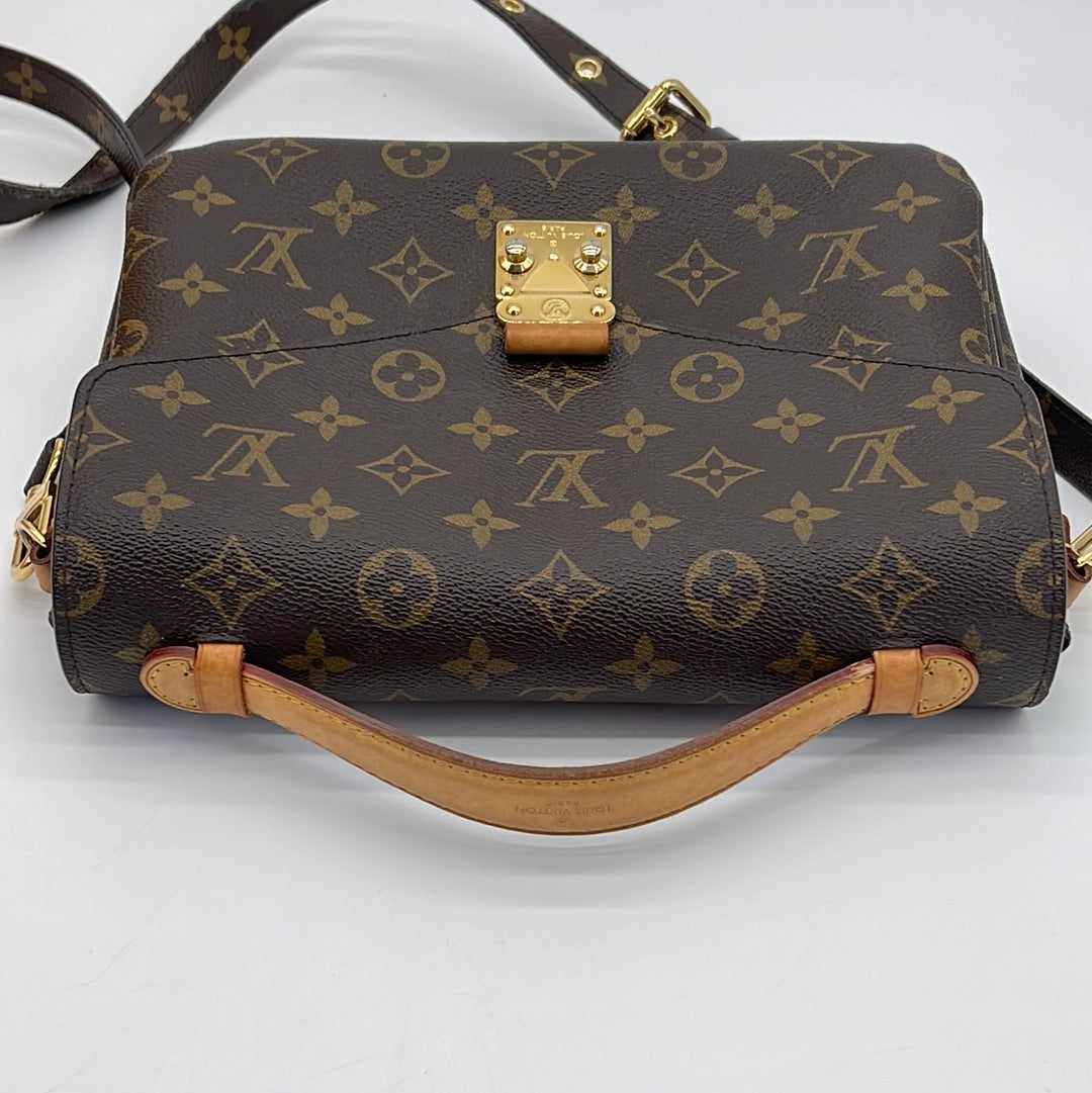 Preloved Louis Vuitton Monogram Pochette Metis Monogram Canvas SR1108 101023