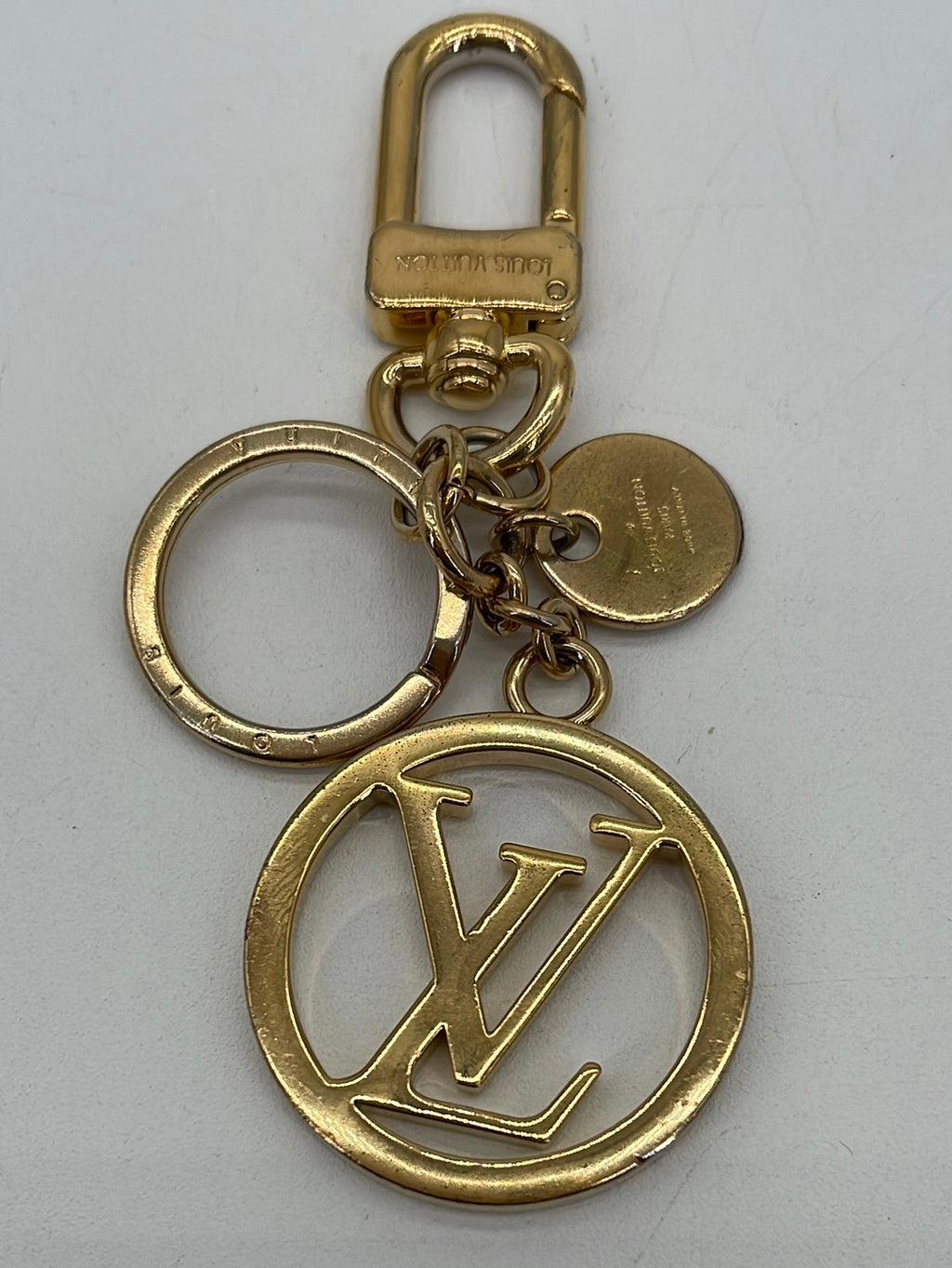 H Preloved Louis Vuitton Gold LV Circle Logo Bag Charm Keychain DC0240 051024