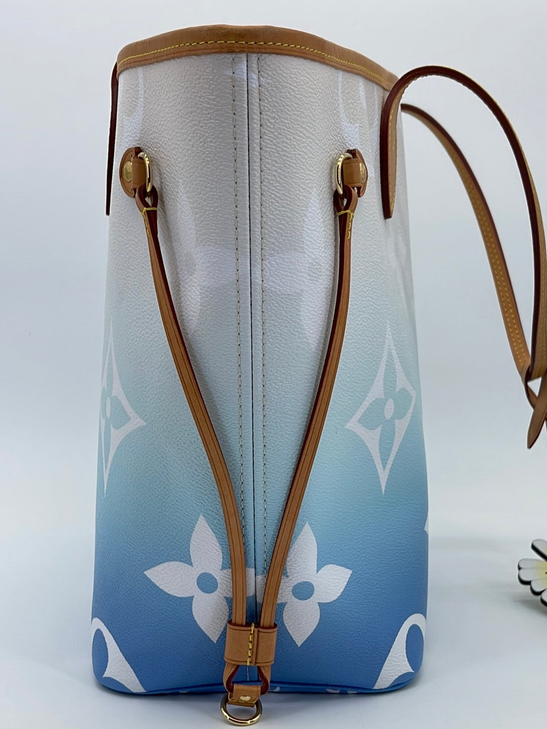 Sold at Auction: Louis Vuitton S/S 21 By the Pool Neverfull MM