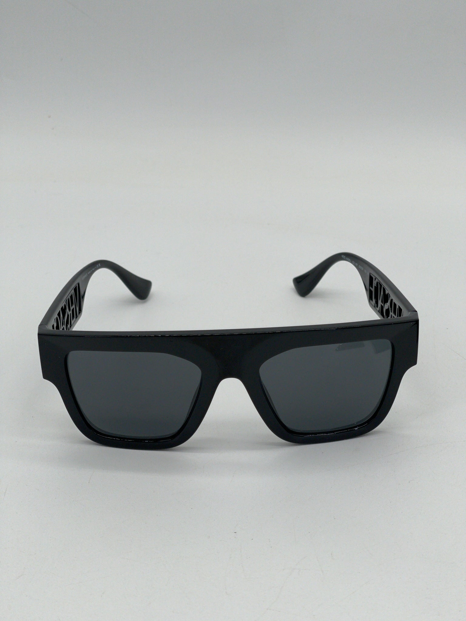 New Versace Black Logo Sunglasses. PV11109527F 092624 H