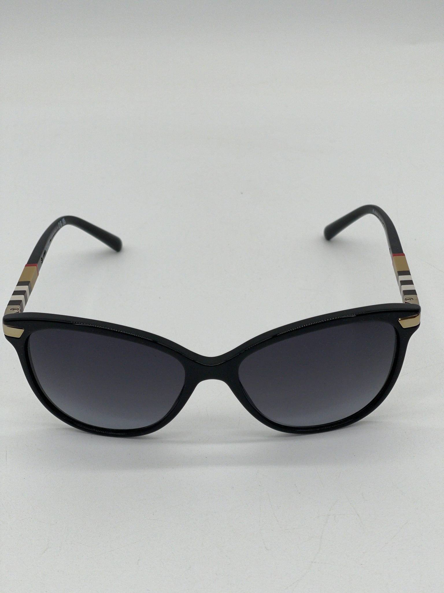 New Burberry Black Gradient Sunglasses. DY08637723G 092624 H