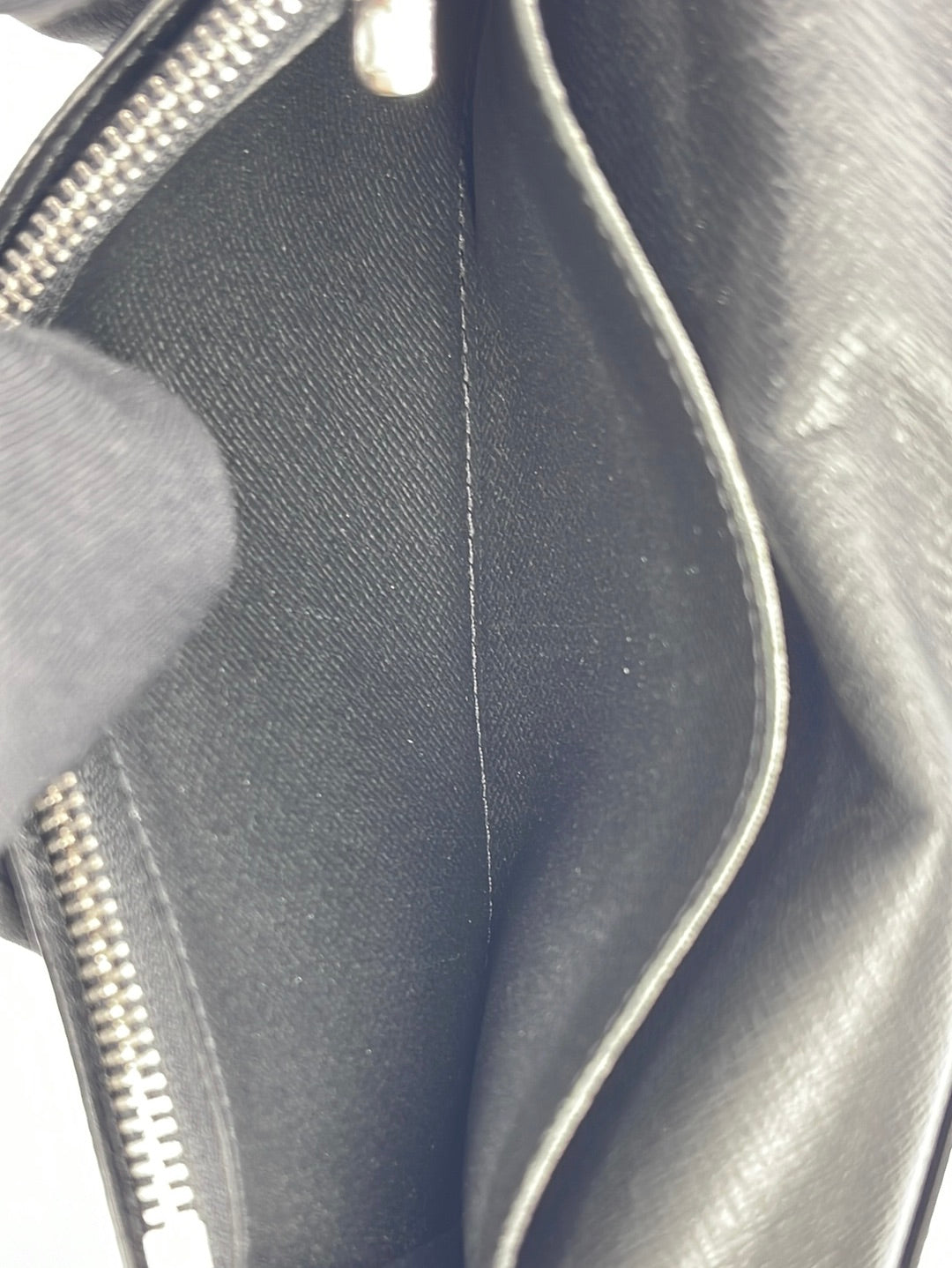 Pre-Owned Louis Vuitton Taiga Brazza Wallet M30501 Men's Taiga Leather Long  Wallet (bi-fold) Noir (Good) 