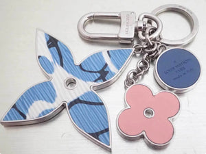 Blue flower key ring